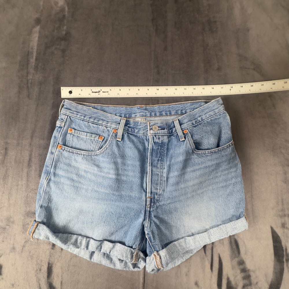 Levi's 501 Original Jean Shorts Womens 31 Blue Light Wash High Rise Rolled Cuff - Picture 4 of 9